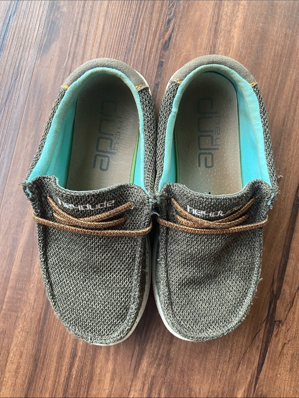 Hey Dude “Wally” Boys Shoes - Picture 2 of 9
